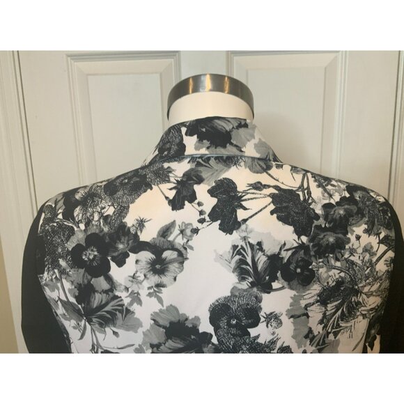 T Tahari Black & White Floral Notch Collar Single Button Blazer, Size 12 - Picture 8 of 10